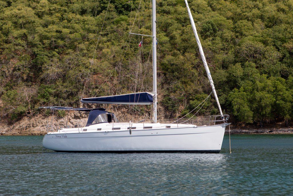 Beneteau Cyclades 43.3 at anchor