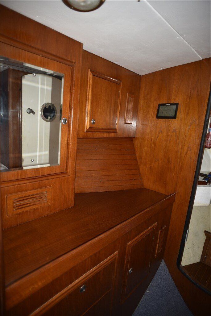 Warrior 40 forward cabin