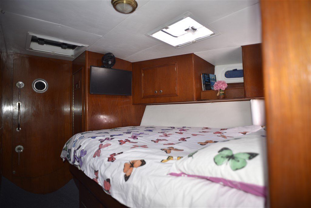 Warrior 40 fwd pullman berth