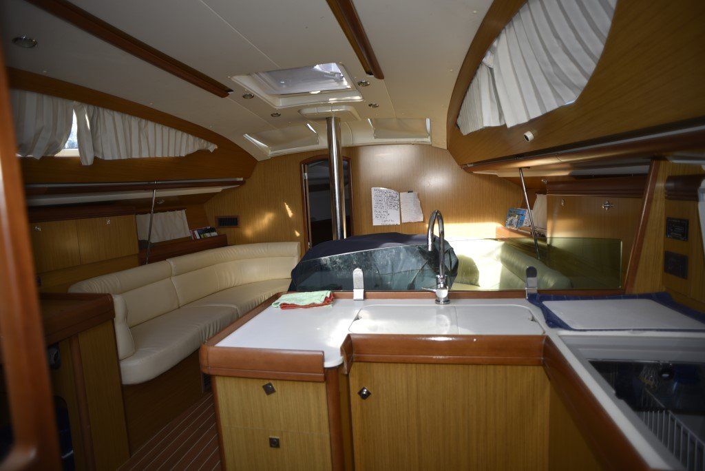 2009 Jeanneau Sun Odyssey 42 DS Sail Boat For Sale - www.lighthouseyachting.com