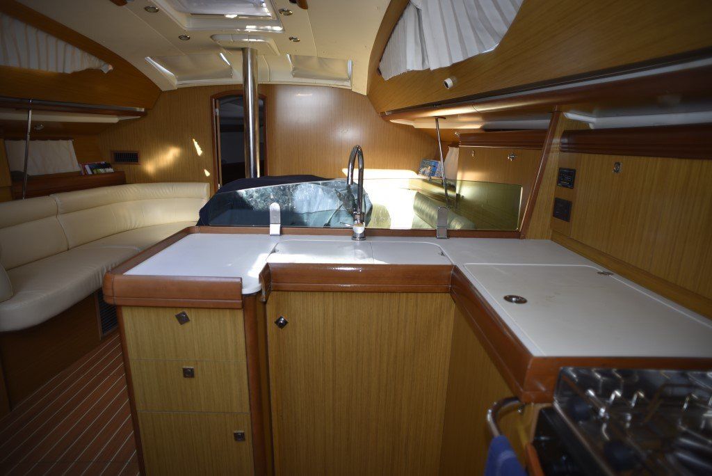 2009 Jeanneau Sun Odyssey 42 DS Sail Boat For Sale - www.lighthouseyachting.com