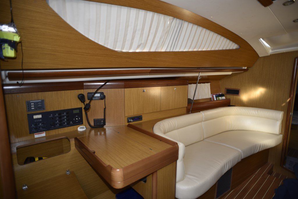2009 Jeanneau Sun Odyssey 42 DS Sail Boat For Sale - www.lighthouseyachting.com