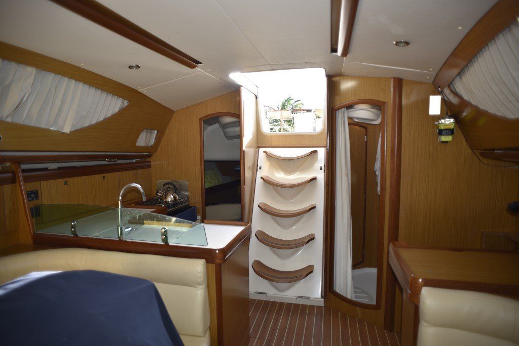 2009 Jeanneau Sun Odyssey 42 DS Sail Boat For Sale - www.lighthouseyachting.com