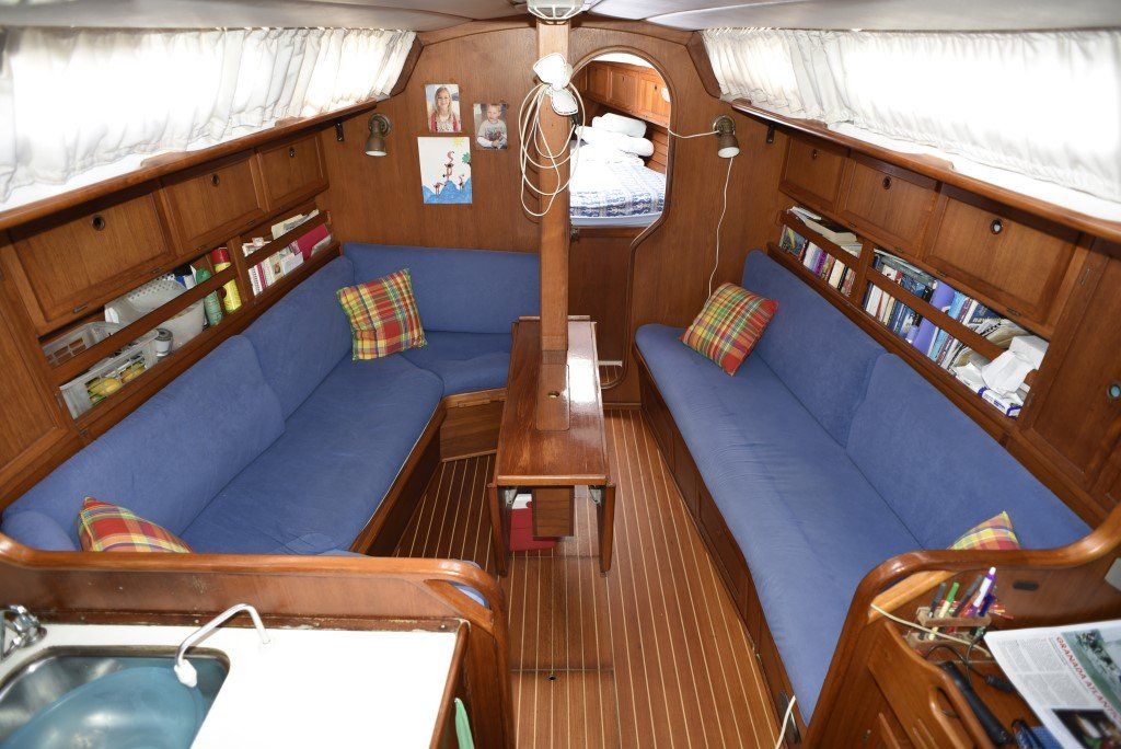 35' Granada Atlantica 375 Salon