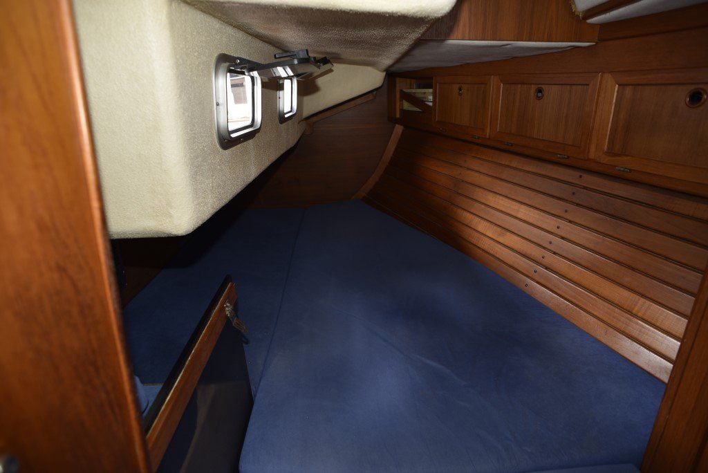 35' Granada Atlantica 375 aft cabin