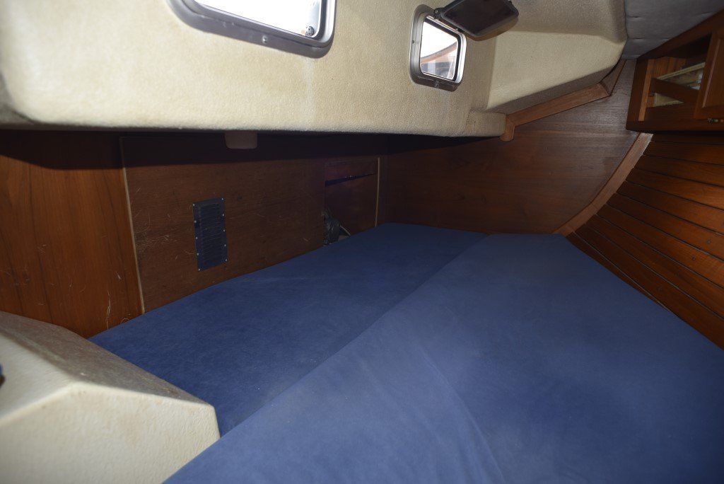 35' Granada Atlantica 375 interior pictures