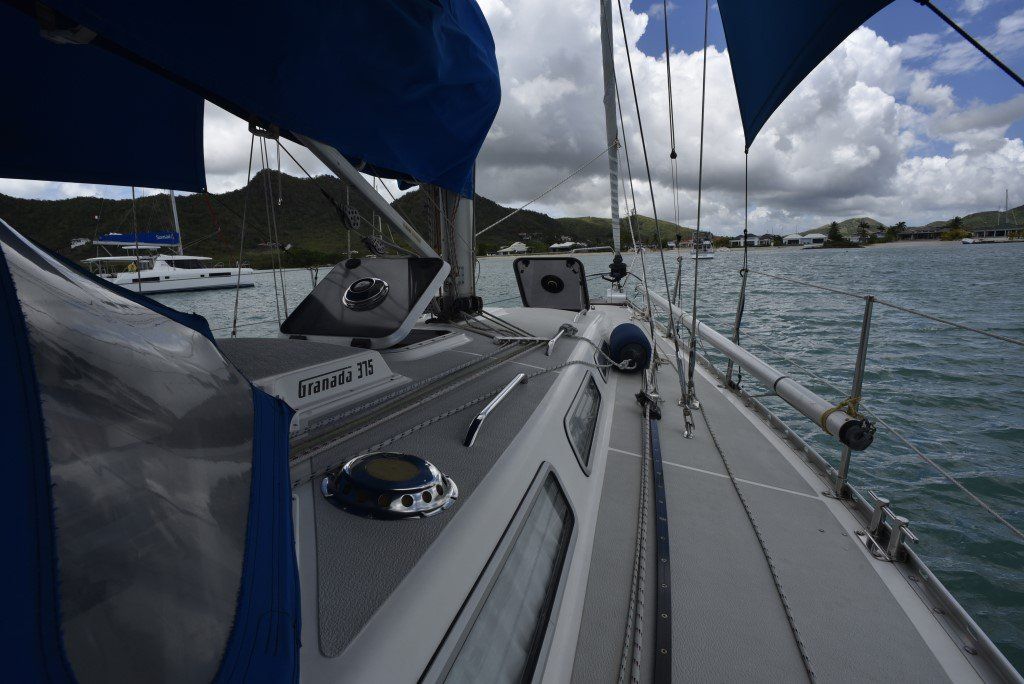 35' Granada Atlantica 375 starboard side deck