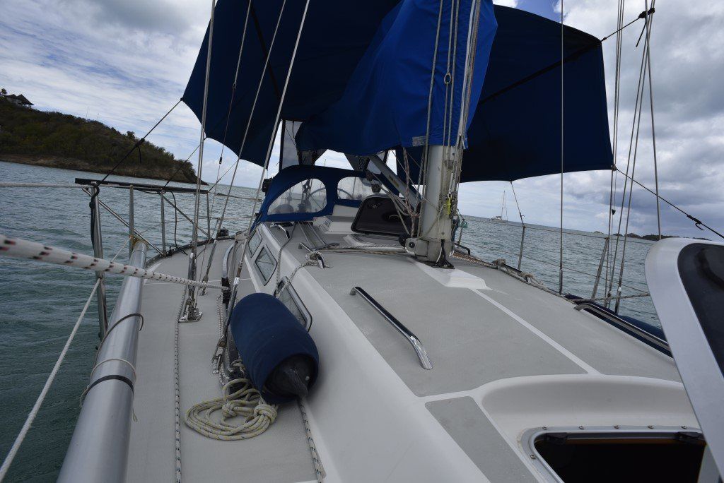 35' Granada Atlantica 375 side deck