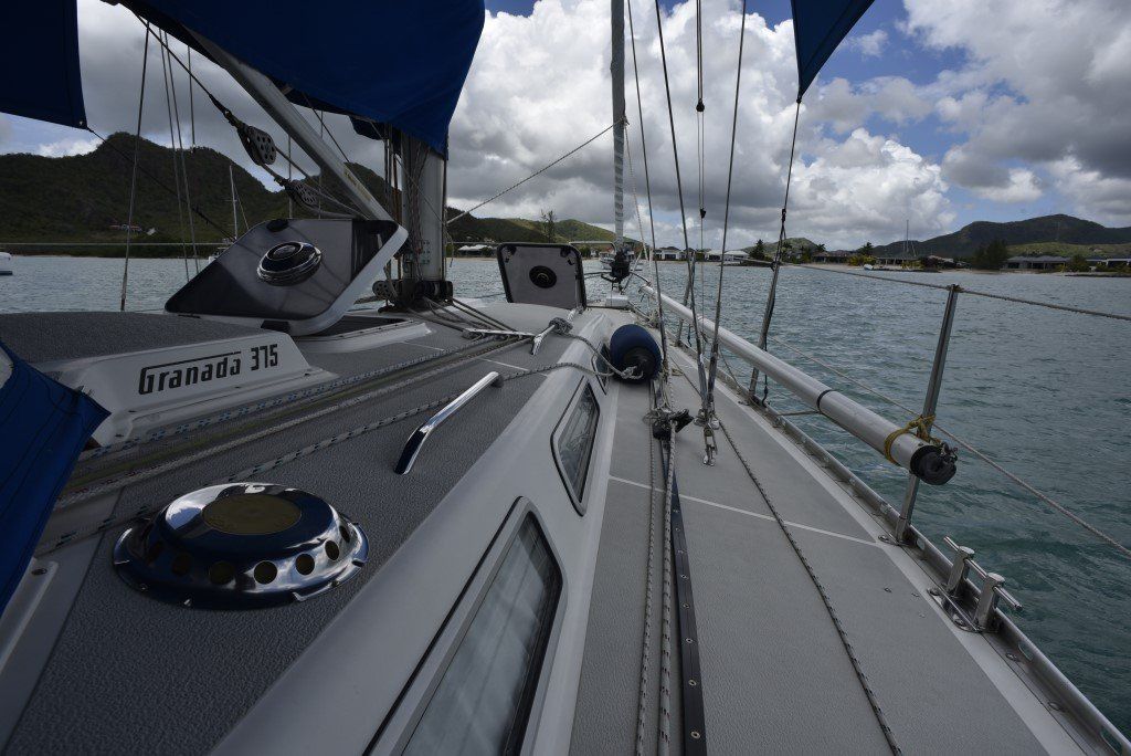 35' Granada Atlantica 375 clean decks