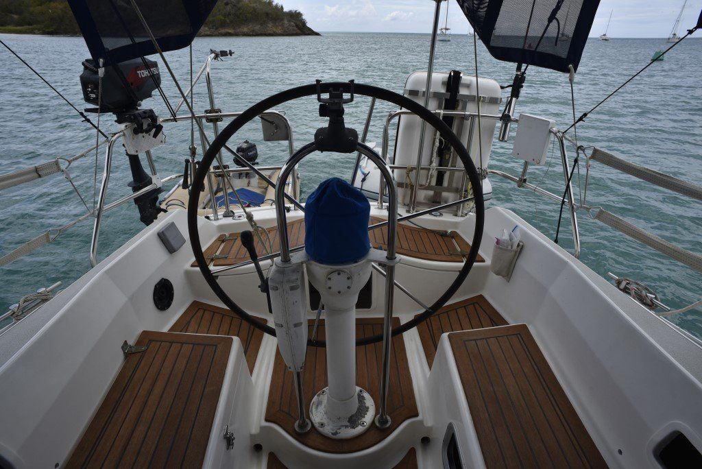 35' Granada Atlantica 375 Helm