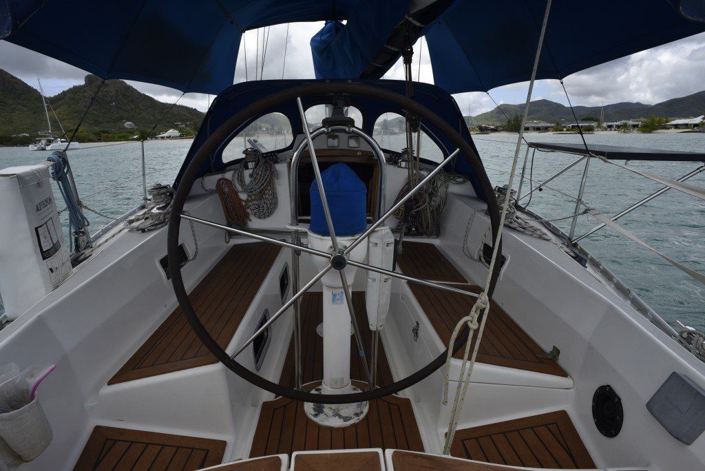 35' Granada Atlantica 375 helm