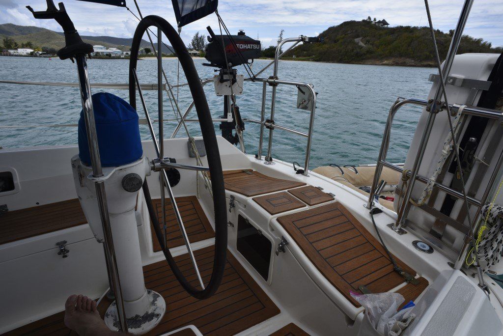 35' Granada Atlantica 375 aft seat and helming station