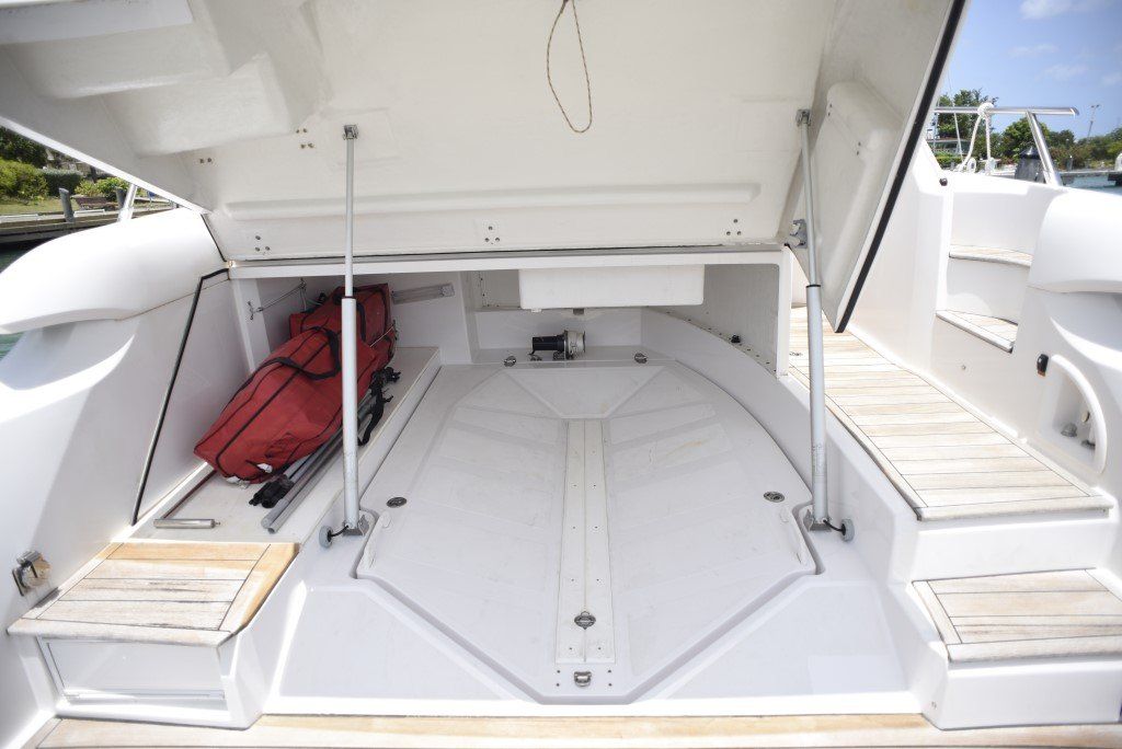 2011 Sessa Marine C44 Engine bay