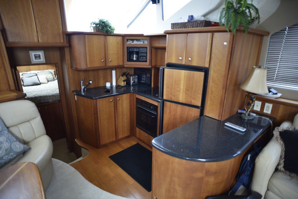 2003 Silverton 43 Motor Yacht For Sale - www.lighthouseyachting.com