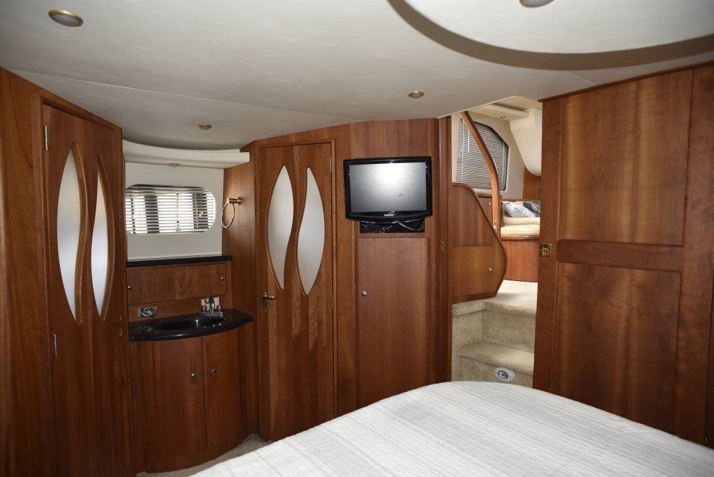 2003 Silverton 43 Motor Yacht For Sale - www.lighthouseyachting.com