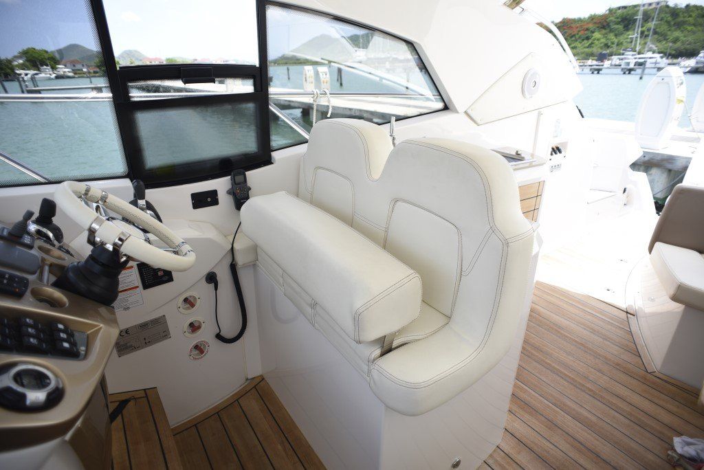 2011 Sessa Marine C44 helm seat
