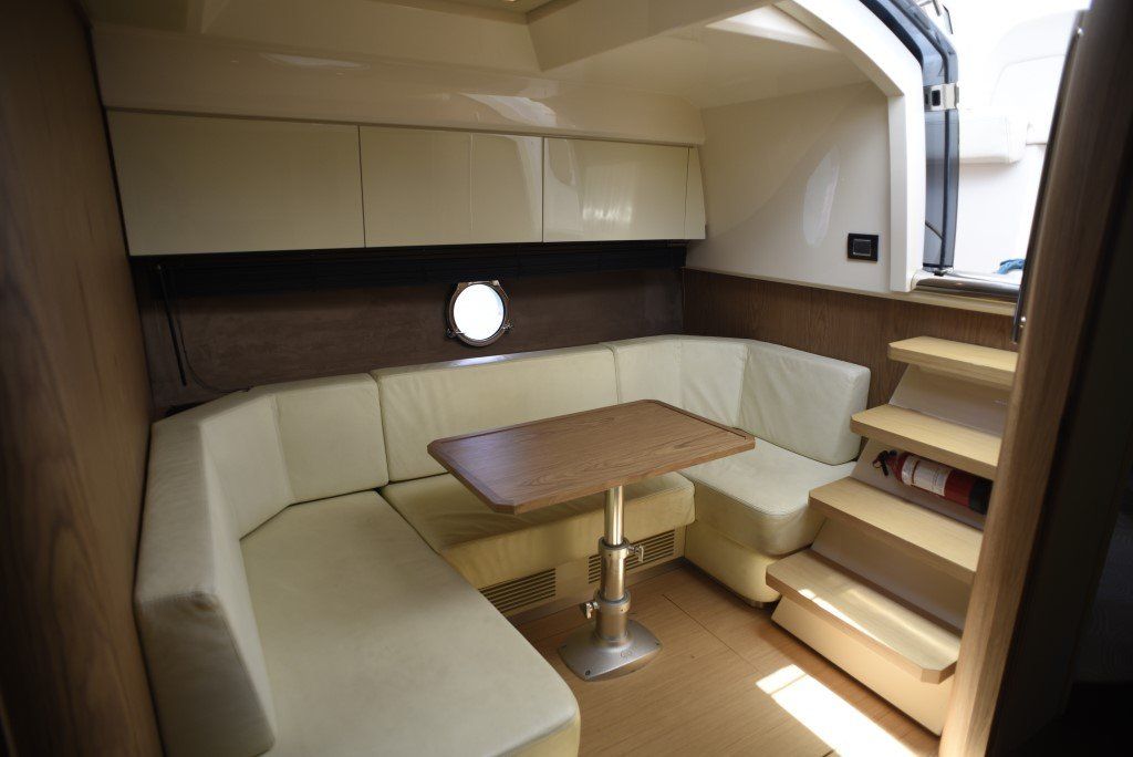 2011 Sessa Marine C44 salon