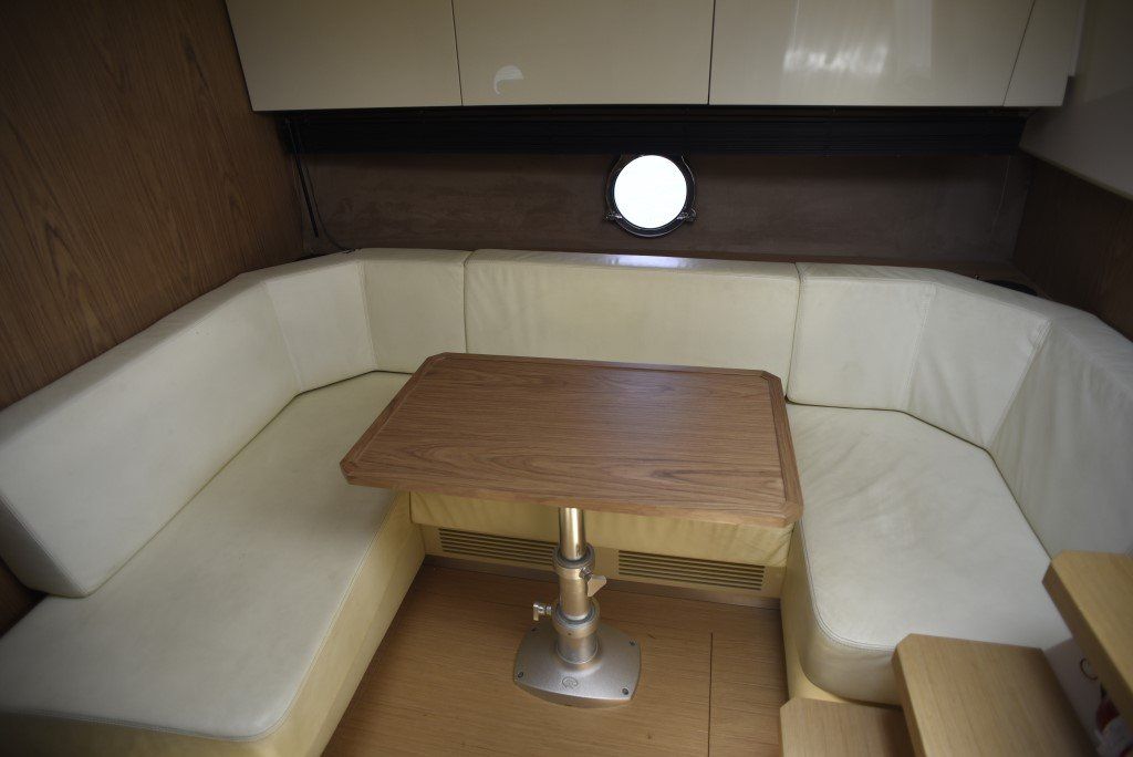 2011 Sessa Marine C44 saloon
