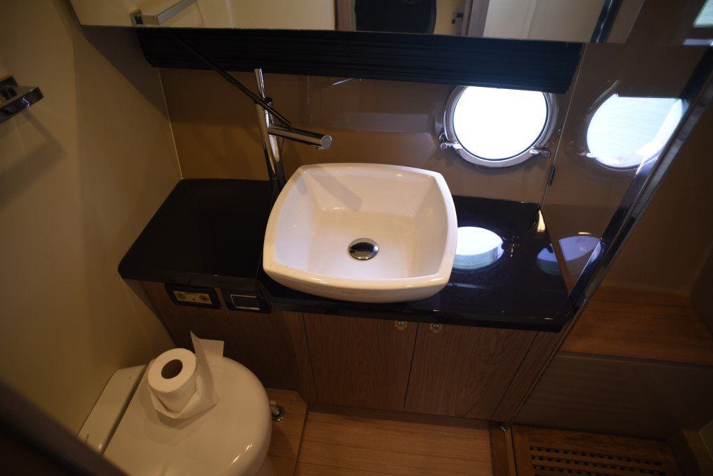 2011 Sessa Marine C44 bathroom