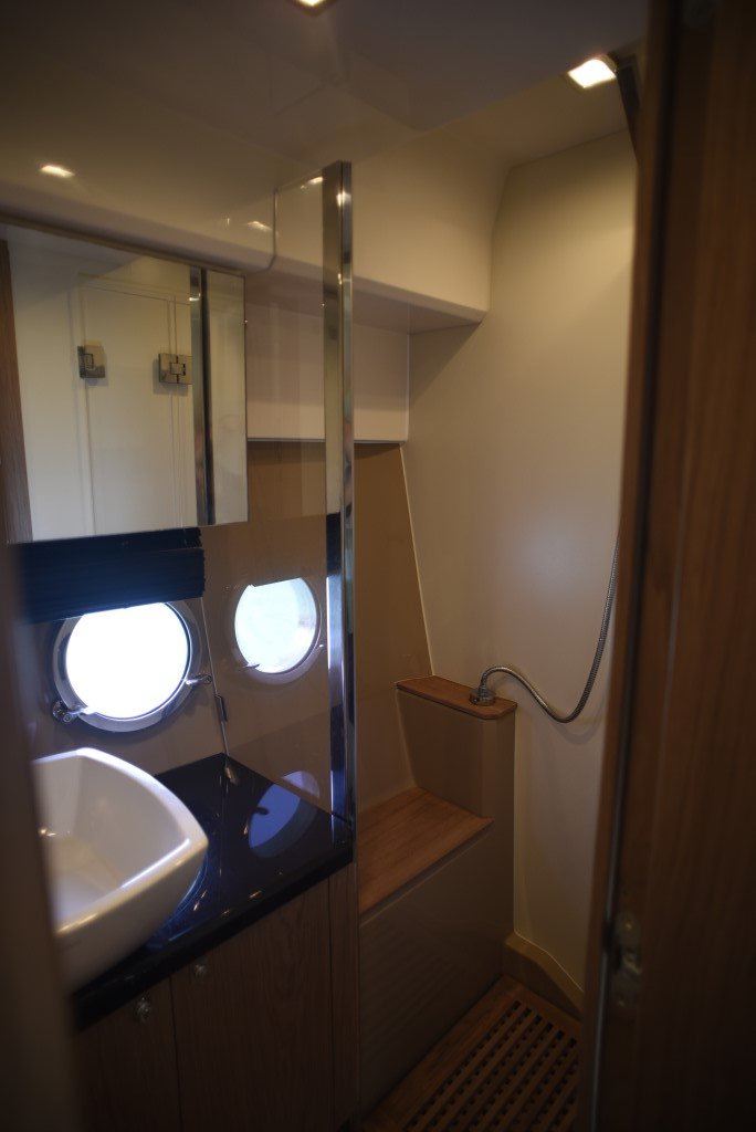 2011 Sessa Marine C44 en-suite