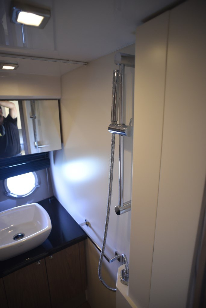 2011 Sessa Marine C44 shower