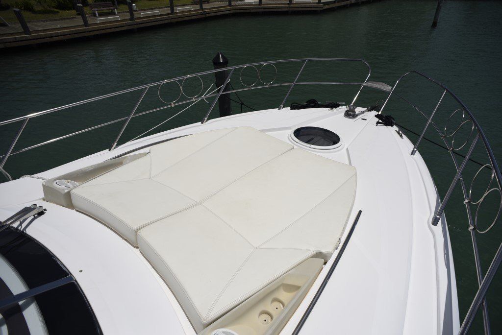 2011 Sessa 44 Bow daybed