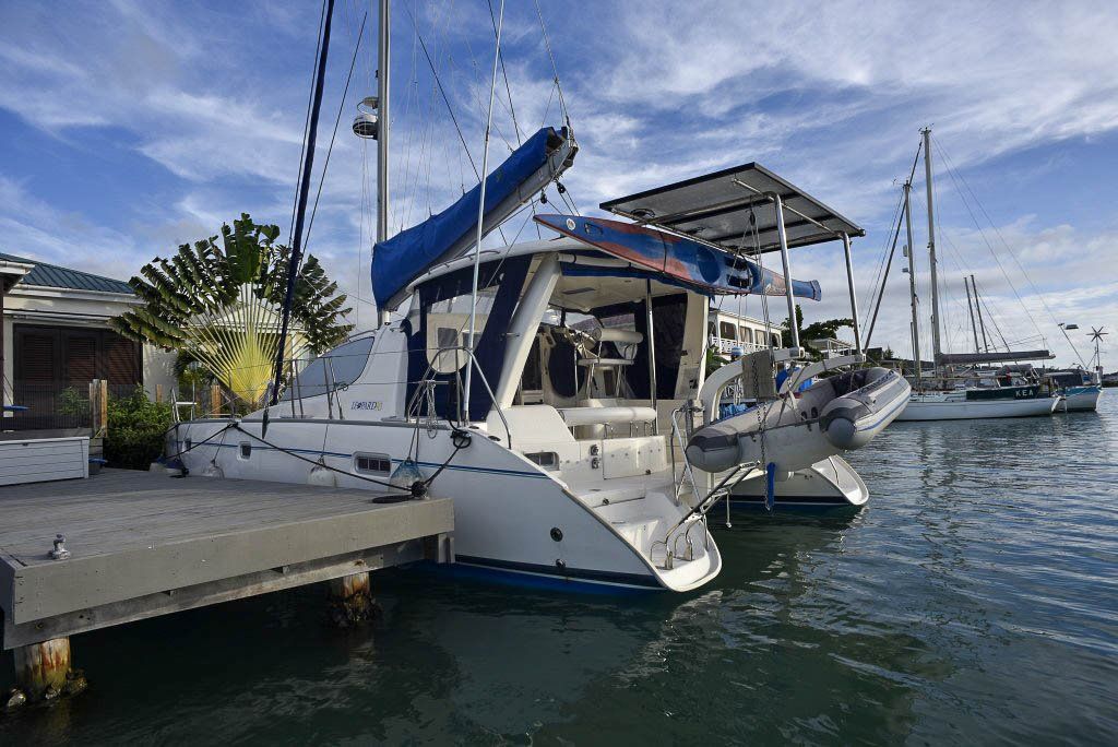 2005 Leopard 40 catamaran port stern
