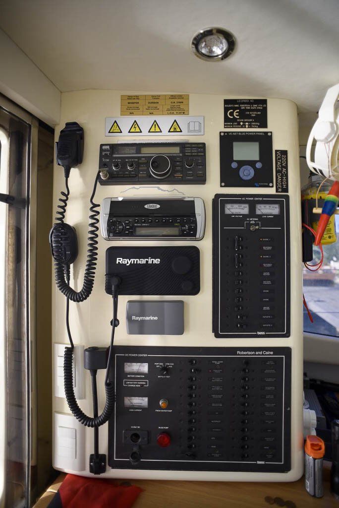Leopard 40 catamaran NAV Centre