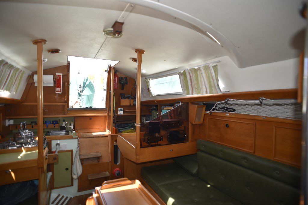 Nicholson 32 nav area