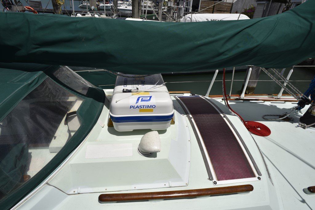 Nicholson 32 foredeck and anchor