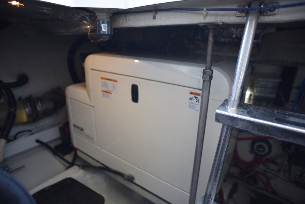 2001 Carver 530 Voyager Pilothouse Power Boat For Sale - www.lighthouseyachting.com