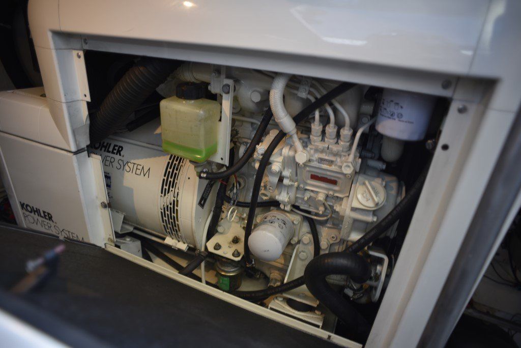2001 Carver 530 Voyager Pilothouse Power Boat For Sale - www.lighthouseyachting.com
