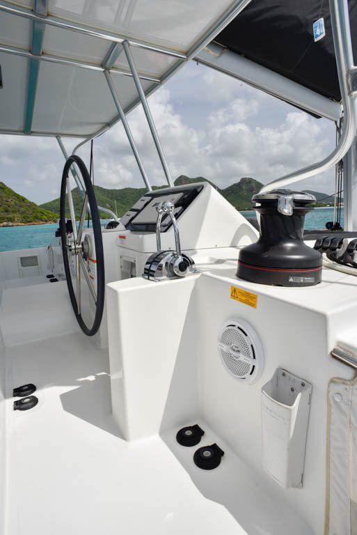 Lagoon 450F helm
