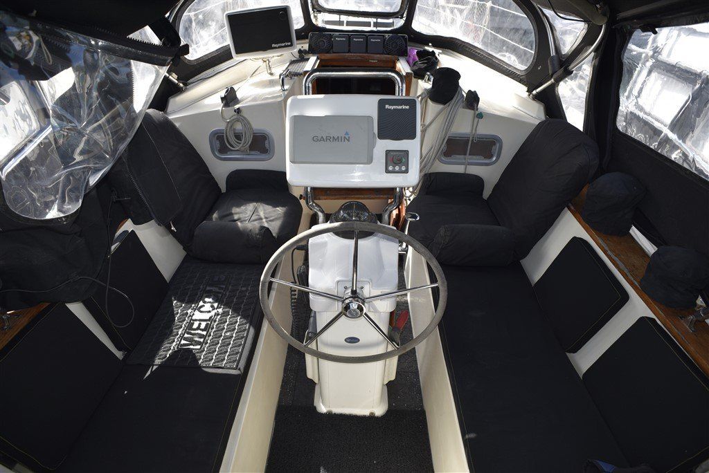 Warrior 40 cockpit