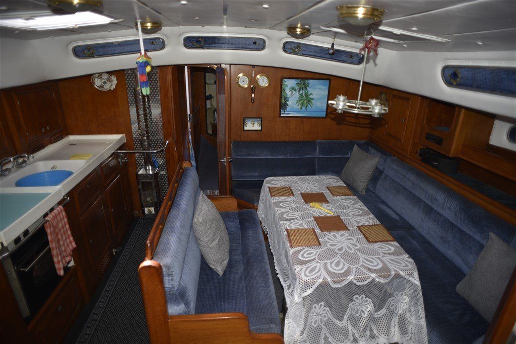 Warrior 40 saloon