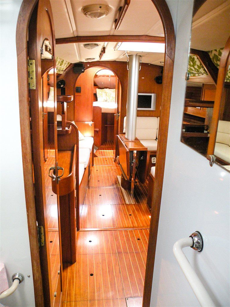 Wauqueiz Centurion 40 view forward from aft head