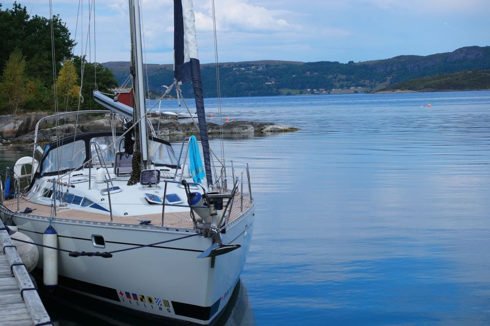 Feeling 486 Sailboat on the dock