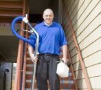Man with rodent control equipment in Perth