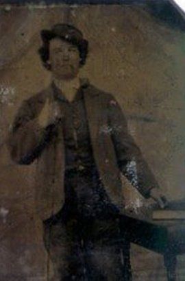 Damaged photo of a man — Newark, DE — Foto Doctor