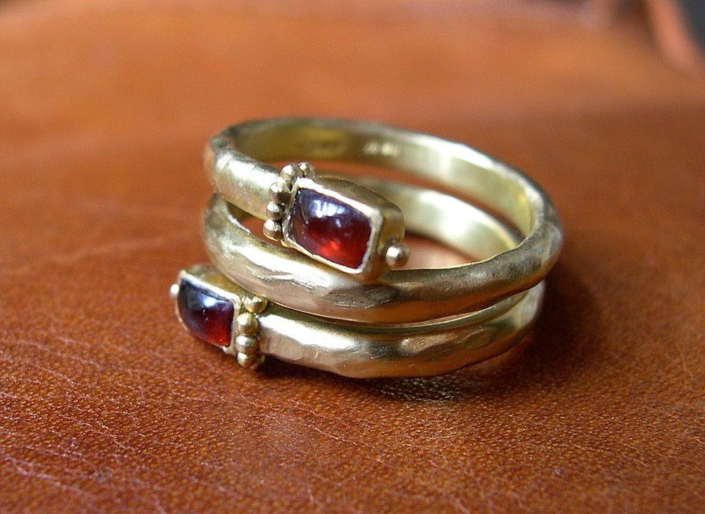 Chuck Nash_Gold-Ring_Garnet_MansoorFineJewelery_PaloAlto