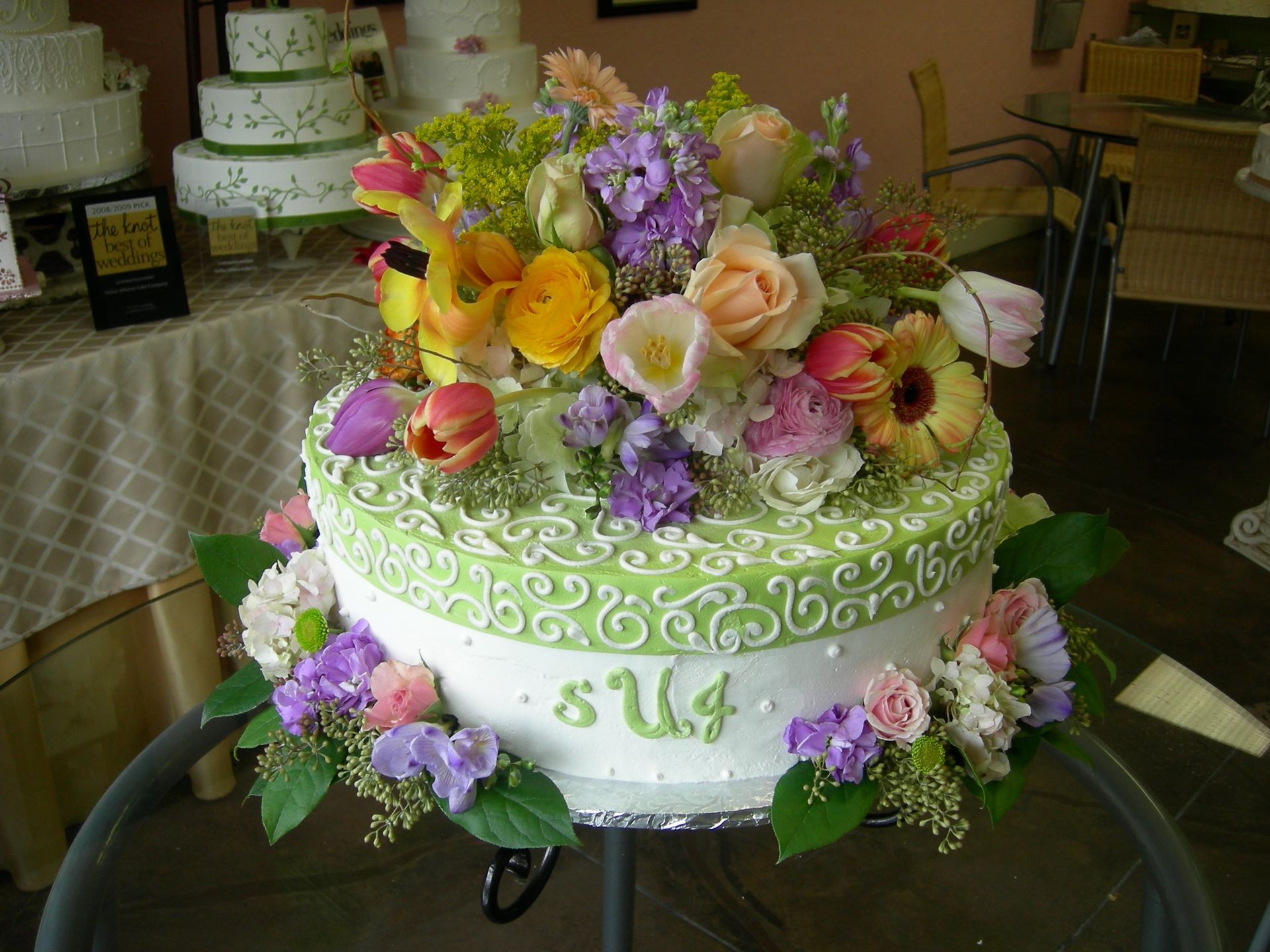 Custom Cake37