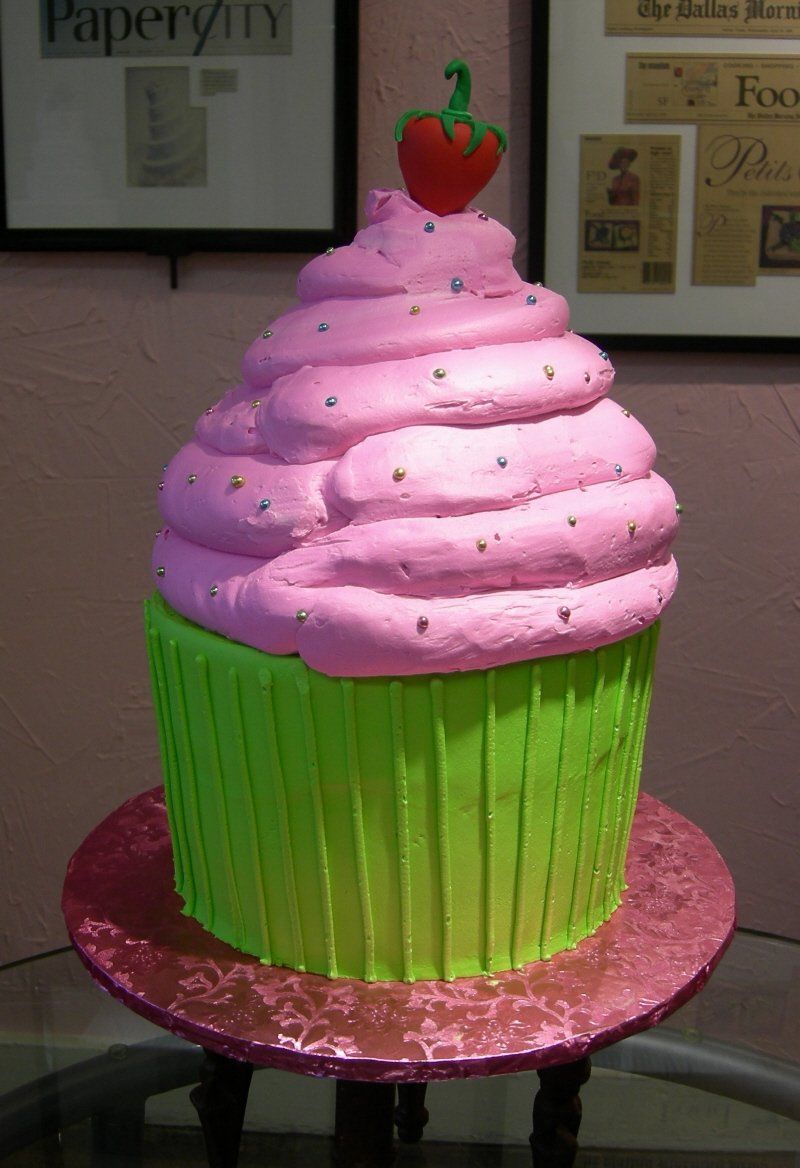 Custom Cake43