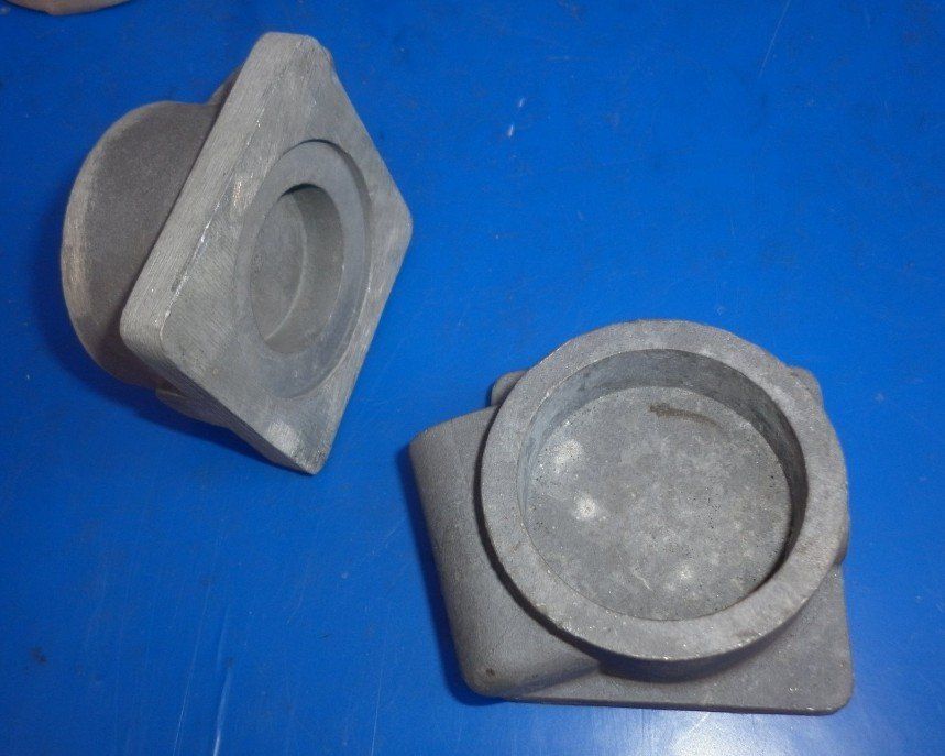 BTH end housing - clipped cap type