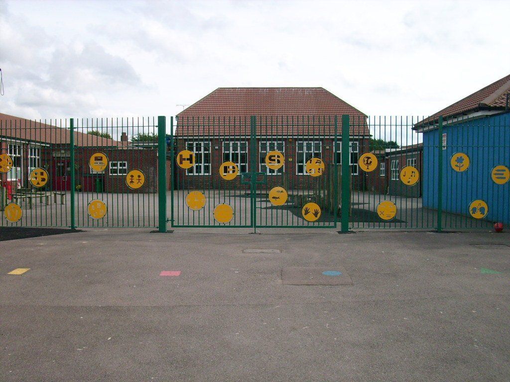 Metal gates