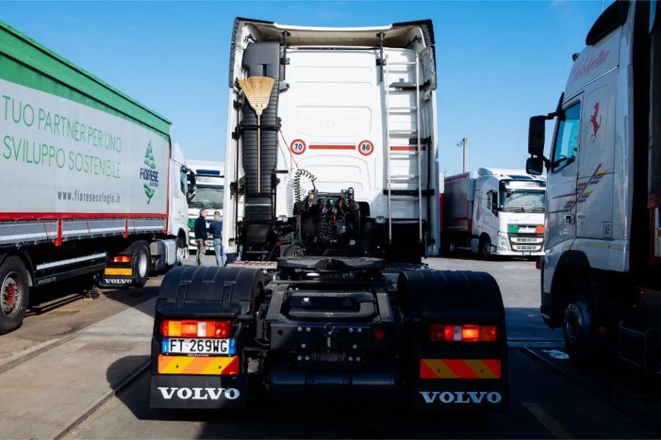 Autocarro per trasporti speciali