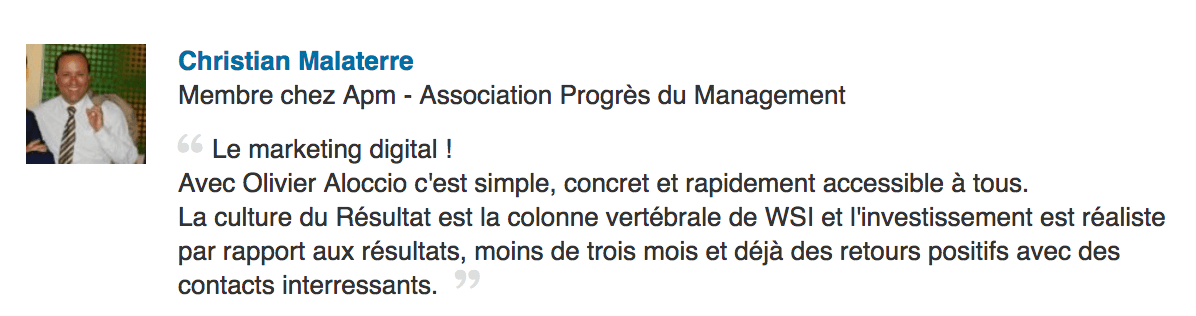 Une image floue d'un homme avec le nom chrétien dessus