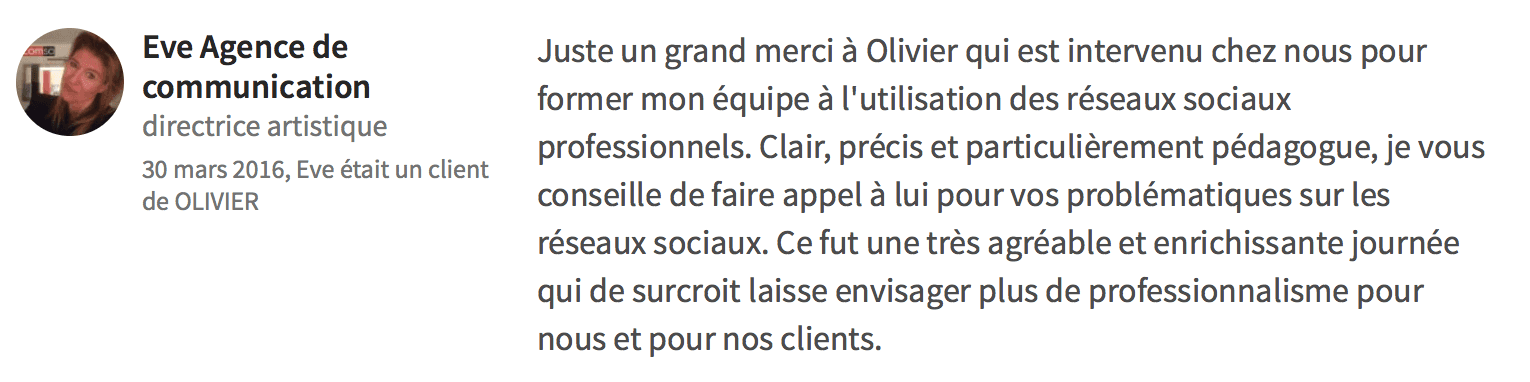 Une image floue d'un texte en langue étrangère