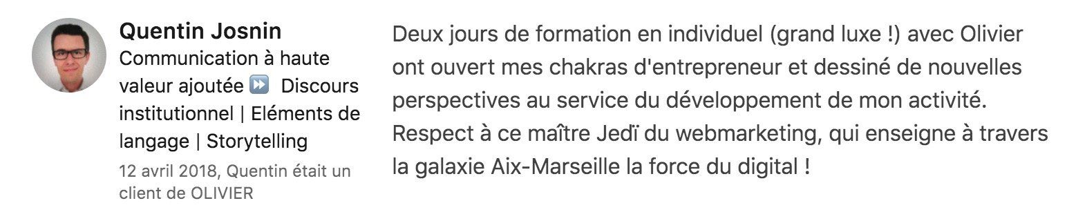 Capture d'écran d'un tweet en français avec photo de profil et texte relatif à un message de communication publique.