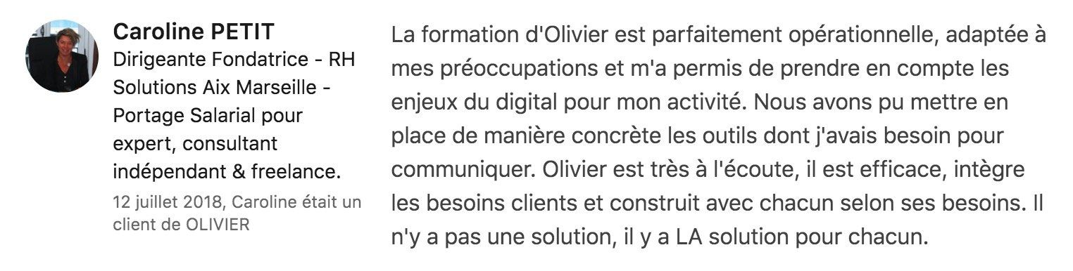 Capture d'écran d'une publication Facebook en espagnol de Caroline PETIT avec une photo de profil circulaire et un paragraphe de texte.