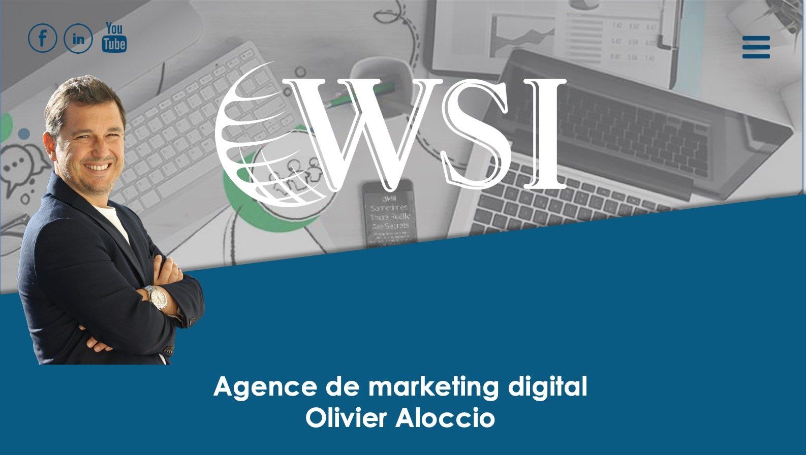 Bannière de l'agence de marketing WSI avec un ordinateur portable, un logo en forme de globe terrestre et un homme d'affaires souriant en costume.